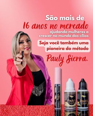 Curso de Extensão de Cílios feito com os Olhos Abertos Funciona? Sim, o Curso de Extensão de Cílios feito com os Olhos Abertos funciona. A famosa técnica é realizada de olhos abertos durante toda a aplicação, proporcionando mais conforto e liberdade a cliente. A extensão é feita em camadas, sem isolamento. O processo é feito de uma forma muito mais rápida do que as tradicionais, levando em torno de apenas 45 minutos. Por conta da rápida aplicação, a profissional consegue dobrar seu atendimento por dia e dessa forma, aumentar rapidamente seu faturamento. O Curso de Extensão de Cílios feito com os Olhos Abertos Vale a Pena? Sim, o Curso de Extensão de Cílios feito com os Olhos Abertos vale a pena. No método de alongamento desenvolvido por Pauly Sierra, são utilizados removedores, colas e selantes exclusivos. Com eles, não é necessário a utilização de isolamento, possibilitando que a aplicação seja feita de olhos abertos. A cola, o removedor e o selante são de origem orgânica e vegana. Todos são hipoalérgicos, livres de látex e cianocrilato. Dessa forma, evitamos processos alérgicos e ardência. Nossos produtos são exclusivos para utilização no método desenvolvido por Pauly Sierra. Eles são dermatologicamente testados e uns dos poucos produtos no país aprovados pela ANVISA.