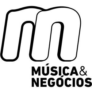 O Curso Música & Negócios Funciona? Sim, o Curso Música & Negócios funciona. O curso tem a duração de 8 semanas, com aulas realizadas de 16 de janeiro a 19 de março de 2024, nas terças e quintas às 19h. As aulas são realizadas ao vivo pelo Zoom e gravadas, ficando disponíveis na plataforma Hotmart. O curso inclui 80 horas de videoaulas gravadas e webinários. O Curso Música & Negócios Vale a Pena? Sim, o Curso Música & Negócios vale a pena. O curso é realizado em parceria com o Instituto Gênesis da PUC-Rio, o que pode indicar um respaldo acadêmico. Mais de 25 professores participam, incluindo executivos, artistas, produtores e pesquisadores acadêmicos, muitos deles mestres e doutores. Para quem o Curso Música & Negócios é Bom? Músicos Compositores Produtores Profissionais do direito autoral Executivos e empreendedores no setor musical Abrange tanto aspirantes a profissionais da indústria musical quanto aqueles que já estão envolvidos e buscam aprimorar suas habilidades e conhecimentos.