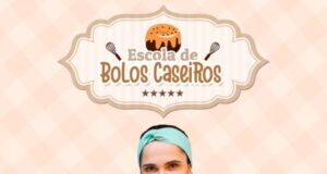 Escola de Bolos Caseiros Funciona? Sim, a Escola de Bolos Caseiros funciona. Este curso oferece treinamento abrangente em produção e venda de bolos feitos em casa. Ele enfatiza o ensino aos participantes de como criar uma variedade de sabores populares de bolos, incluindo Gelado de Tapioca, Dois Amores, Kinder Bueno e Red Velvet, entre outros. Sob a liderança da Chef Isis Alvarez, uma experiente confeiteira com passagem por estabelecimentos renomados no Brasil e internacionalmente, o curso promete equipar os alunos com as habilidades necessárias para se destacar no competitivo mercado de bolos. Recursos-chave do curso incluem mais de 40 aulas em vídeo abordando diversos aspectos da produção e decoração de bolos, juntamente com bônus exclusivos, como receitas adicionais de coberturas para bolos, imagens em alta resolução para fins de marketing e modelos de Excel para precificação precisa dos bolos. Além disso, o curso oferece instruções sobre como preparar bolos especiais, como opções diet, low-carb e sem lactose. Escola de Bolos Caseiros Vale a Pena? Sim, a Escola de Bolos Caseiros vale a pena. O preço promocional do curso está significativamente reduzido, tornando-o acessível a um público mais amplo. Além disso, o curso oferece uma garantia de satisfação, permitindo que os participantes solicitem o reembolso integral dentro de sete dias se estiverem insatisfeitos com o conteúdo. No geral, o curso "Escola de Bolos Caseiros" se apresenta como uma oportunidade valiosa para aspirantes a confeiteiros e empreendedores aprenderem com um especialista renomado e adquirirem o conhecimento e os recursos necessários para ter sucesso na indústria de bolos caseiros. Para quem Escola de Bolos Caseiros é Bom? Amadores interessados em aprender a arte da confeitaria caseira: Pessoas que têm paixão por cozinhar e desejam aprimorar suas habilidades na produção de bolos caseiros para consumo próprio ou para compartilhar com amigos e familiares. Profissionais da área de confeitaria: Confeiteiros que buscam expandir seu conhecimento e portfólio, aprendendo novas técnicas e receitas que possam agregar valor ao seu negócio existente. Empreendedores aspirantes: Indivíduos que desejam iniciar um negócio próprio na área de confeitaria, especialmente focado na produção e venda de bolos caseiros. Este curso oferece insights sobre como iniciar e administrar um empreendimento nesse nicho específico. Donos de pequenos negócios de alimentos: Proprietários de cafeterias, lanchonetes ou pequenas lojas de alimentos que desejam expandir seu menu com opções de bolos caseiros atrativos e saborosos. Entusiastas das redes sociais: Pessoas interessadas em criar conteúdo relacionado à culinária para plataformas como Instagram e YouTube, buscando aprender a fazer bolos visualmente impressionantes para compartilhar em suas redes sociais.