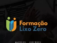 O Programa de Formação de Embaixadores Lixo Zero Funciona? Sim, o Programa de Formação de Embaixadores Lixo Zero funciona. O curso oferecido pelo Instituto Lixo Zero Brasil e/ou pela Juventude Lixo Zero é uma oportunidade valiosa para aqueles que desejam se tornar agentes de mudança em relação à gestão de resíduos e à preservação do meio ambiente. Projetado para capacitar e formar embaixadores, este curso visa aumentar o impacto do movimento Lixo Zero em todo o país, contando com a participação ativa de seus alunos. Ao longo do curso, os participantes passam por um processo de formação abrangente, que os capacita a se tornarem representantes do conceito Lixo Zero em suas comunidades. Uma vez concluído, os alunos se tornam embaixadores do Instituto Lixo Zero Brasil e/ou da Juventude Lixo Zero, assumindo o papel de porta-vozes e defensores da causa. O Programa de Formação de Embaixadores Lixo Zero Vale a Pena? Sim, o Programa de Formação de Embaixadores Lixo Zero vale a pena. Como embaixadores, eles têm a responsabilidade de disseminar o conceito de Lixo Zero em diversos setores da sociedade, engajando-se em atividades de advocacia, mobilização e articulação de ações voltadas para a gestão de resíduos e a educação ambiental. Esses embaixadores são essenciais para promover a conscientização e implementar práticas sustentáveis em suas respectivas cidades, contribuindo assim para a preservação do meio ambiente e para a construção de um futuro mais sustentável. Portanto, o curso oferecido é uma oportunidade única para aqueles que desejam ampliar seu impacto e fazer a diferença na luta contra o desperdício e a degradação ambiental. Ao se tornarem embaixadores do Lixo Zero, os participantes têm a chance de se envolver ativamente na construção de um mundo mais limpo, saudável e sustentável para as gerações futuras. Para quem o Programa de Formação de Embaixadores Lixo Zero é Bom? Ambientalistas e ativistas: Pessoas que já estão envolvidas em iniciativas ambientais e desejam expandir seus conhecimentos e habilidades na área do Lixo Zero. Profissionais da área ambiental: Como gestores ambientais, engenheiros ambientais, biólogos, entre outros, que buscam aprofundar seus conhecimentos em gestão de resíduos e desenvolver estratégias mais eficazes para lidar com o problema. Educadores e acadêmicos: Professores, pesquisadores e estudantes interessados em promover a educação ambiental e disseminar práticas sustentáveis em suas comunidades. Voluntários e membros da comunidade: Indivíduos que desejam se envolver ativamente em projetos e iniciativas locais relacionados ao Lixo Zero e à sustentabilidade. Profissionais de diversas áreas: Como empresários, profissionais de marketing, comunicadores, entre outros, que reconhecem a importância de adotar práticas sustentáveis em suas atividades e desejam se tornar líderes de mudança em suas respectivas áreas de atuação.